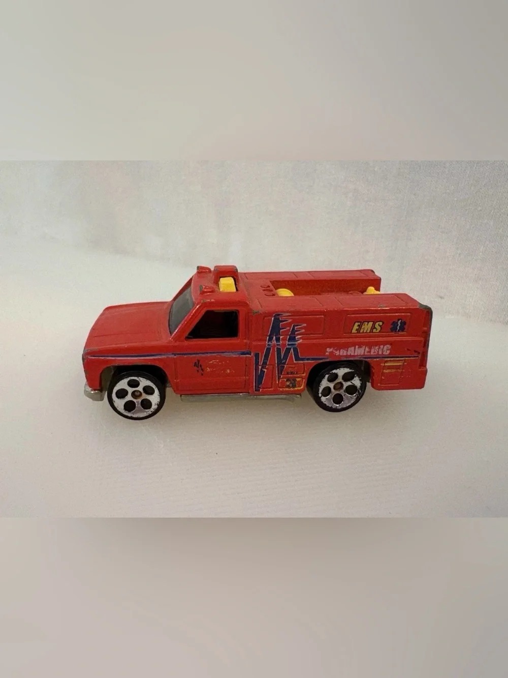Lot Of 4 Die Cast Hot Wheels Emergency Vehicles Baywatch Paramedic Collectable